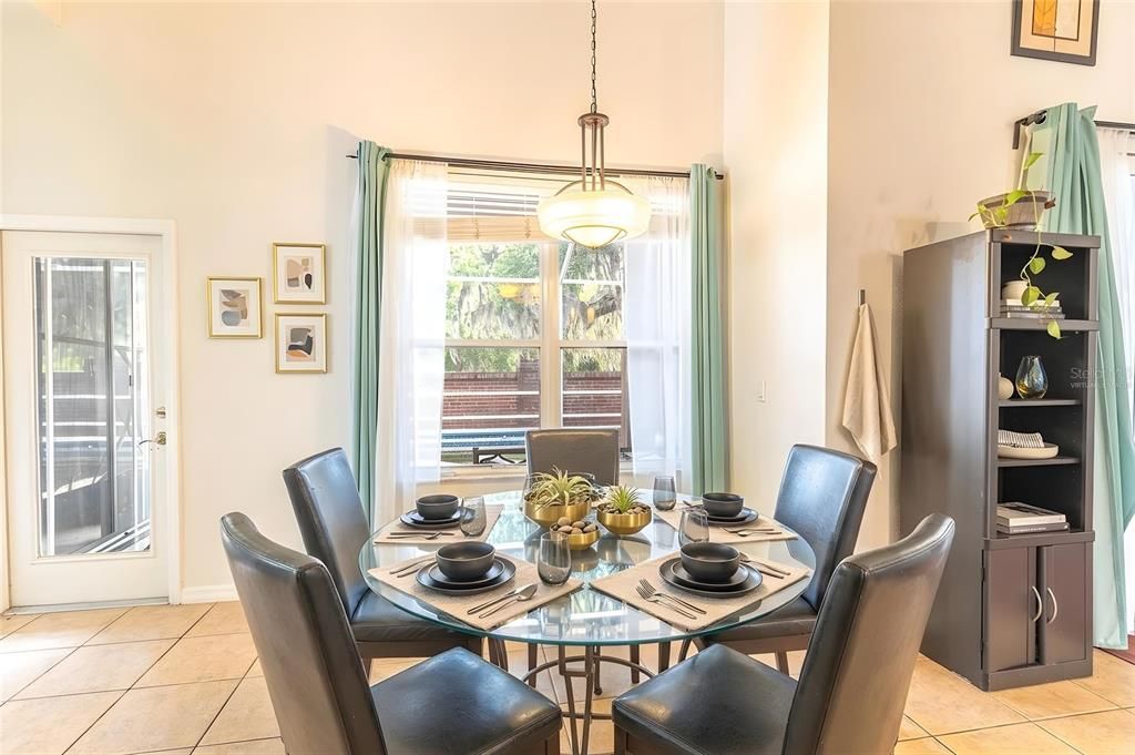Activo con contrato: $444,990 (4 camas, 3 baños, 2720 Pies cuadrados)