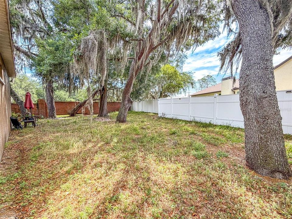 Activo con contrato: $444,990 (4 camas, 3 baños, 2720 Pies cuadrados)