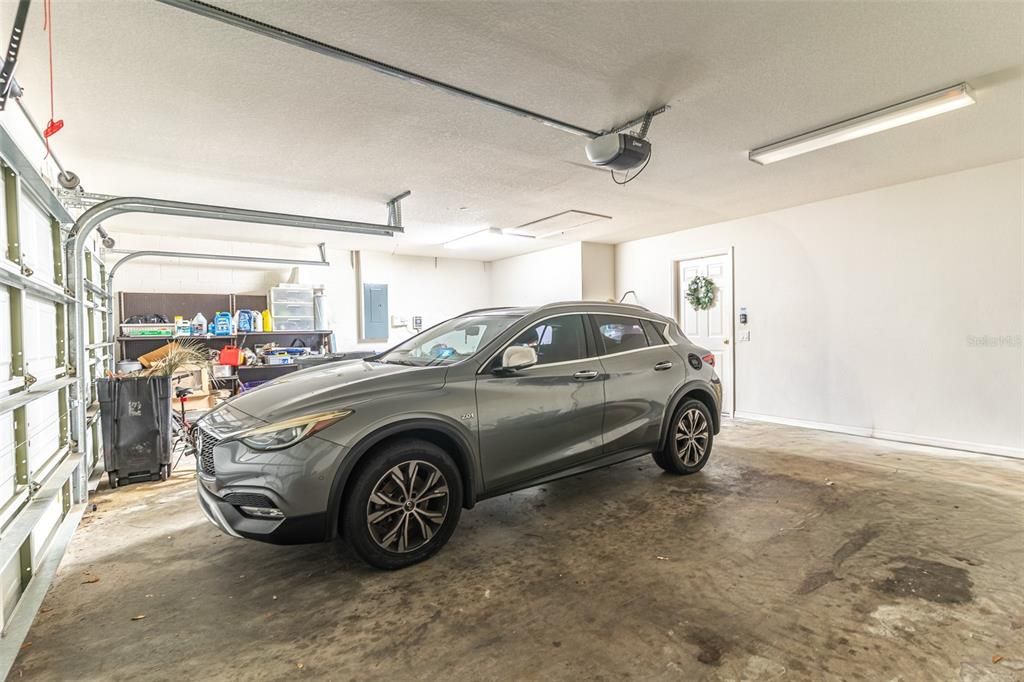 Activo con contrato: $444,990 (4 camas, 3 baños, 2720 Pies cuadrados)