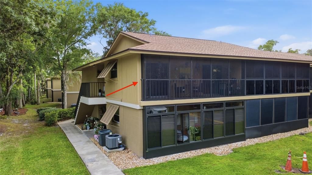 For Sale: $179,900 (2 beds, 2 baths, 897 Square Feet)