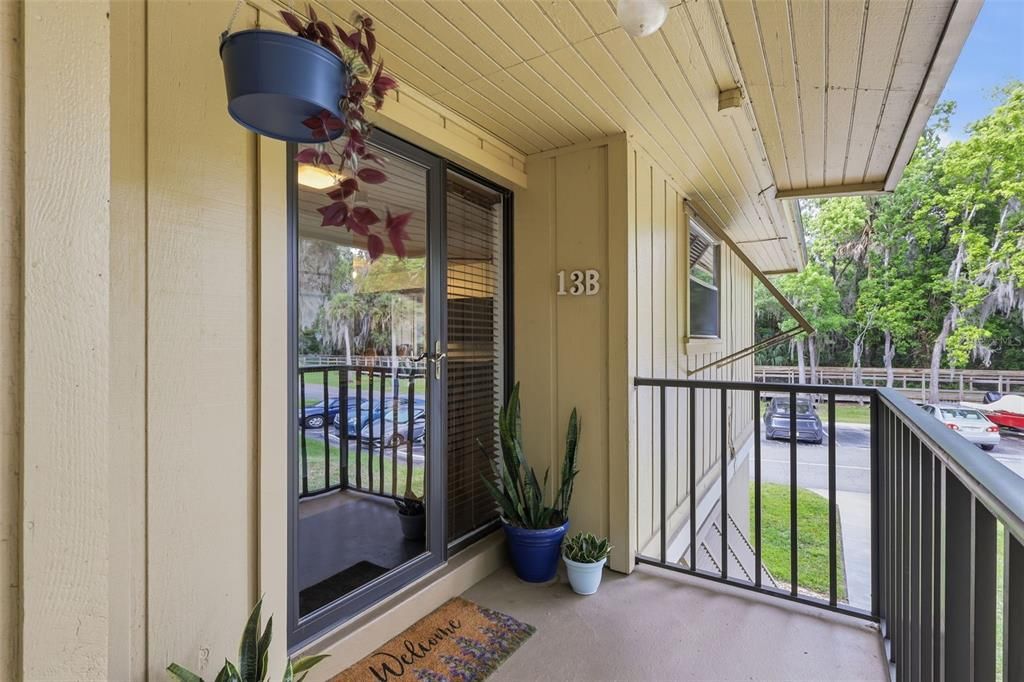 For Sale: $179,900 (2 beds, 2 baths, 897 Square Feet)