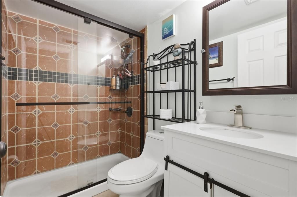 For Sale: $179,900 (2 beds, 2 baths, 897 Square Feet)