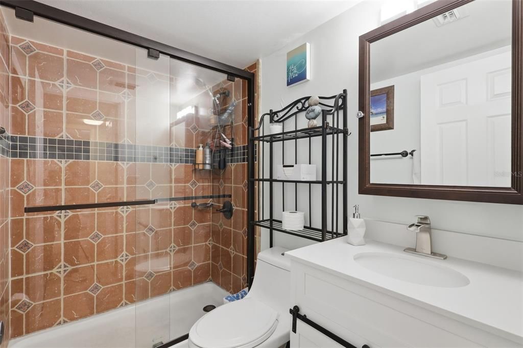 For Sale: $179,900 (2 beds, 2 baths, 897 Square Feet)