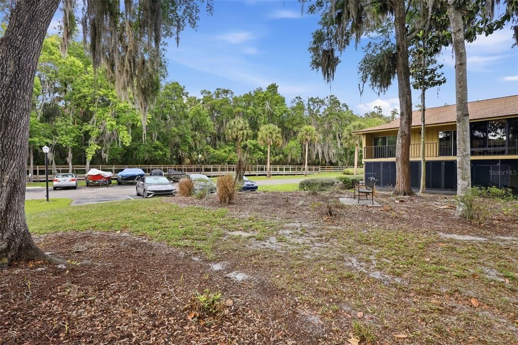 For Sale: $179,900 (2 beds, 2 baths, 897 Square Feet)