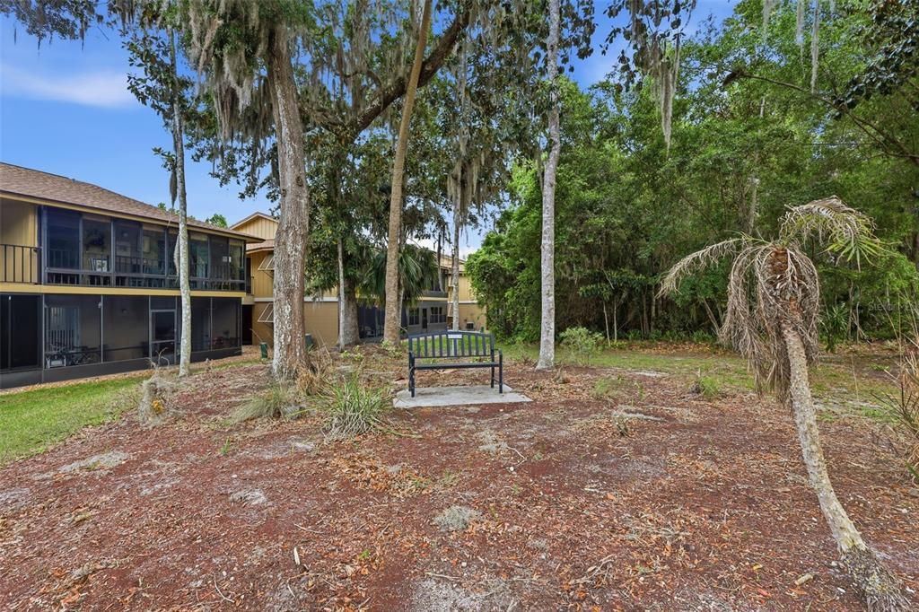 For Sale: $179,900 (2 beds, 2 baths, 897 Square Feet)