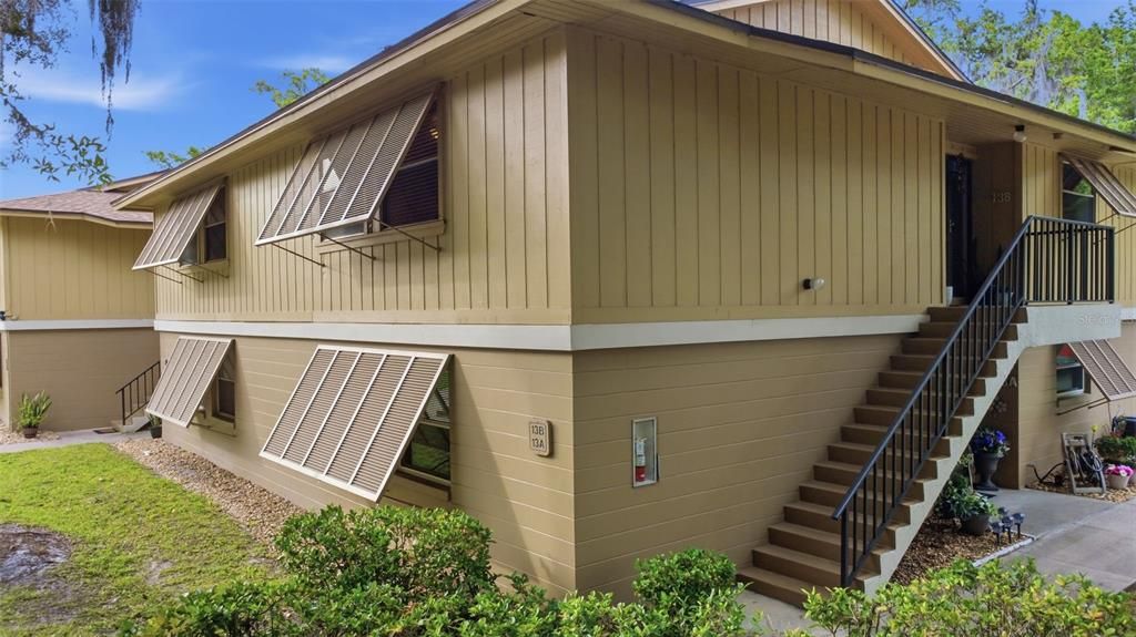 For Sale: $179,900 (2 beds, 2 baths, 897 Square Feet)