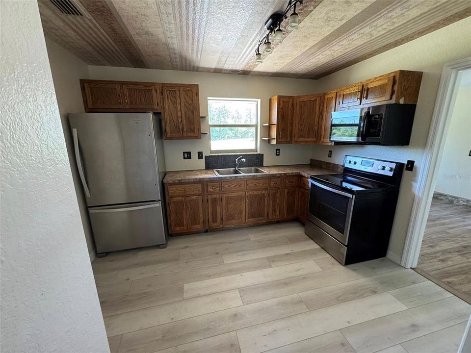 В аренду: $1,750 (2 спален, 1 ванн, 828 Квадратных фут)