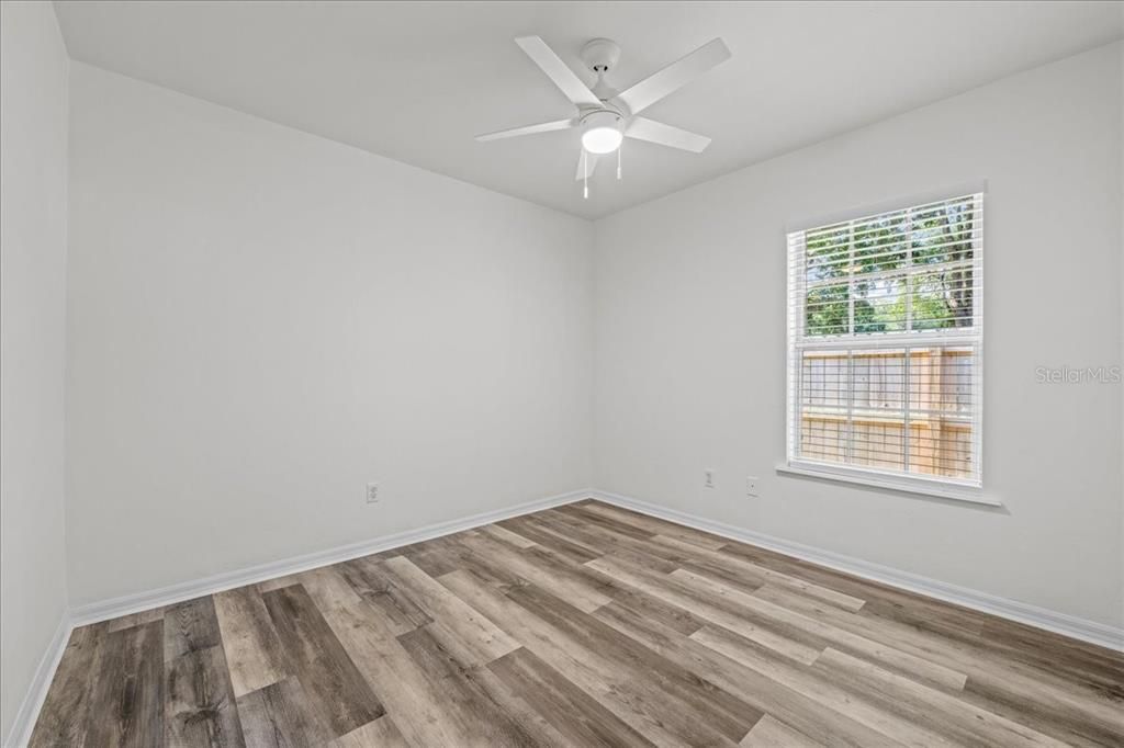 En Venta: $425,000 (4 camas, 2 baños, 1308 Pies cuadrados)