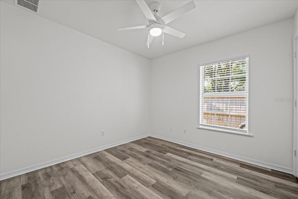 En Venta: $425,000 (4 camas, 2 baños, 1308 Pies cuadrados)