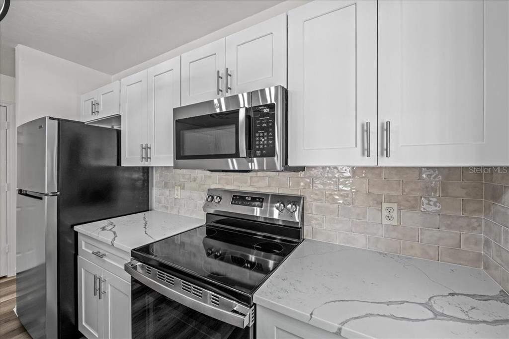 En Venta: $425,000 (4 camas, 2 baños, 1308 Pies cuadrados)