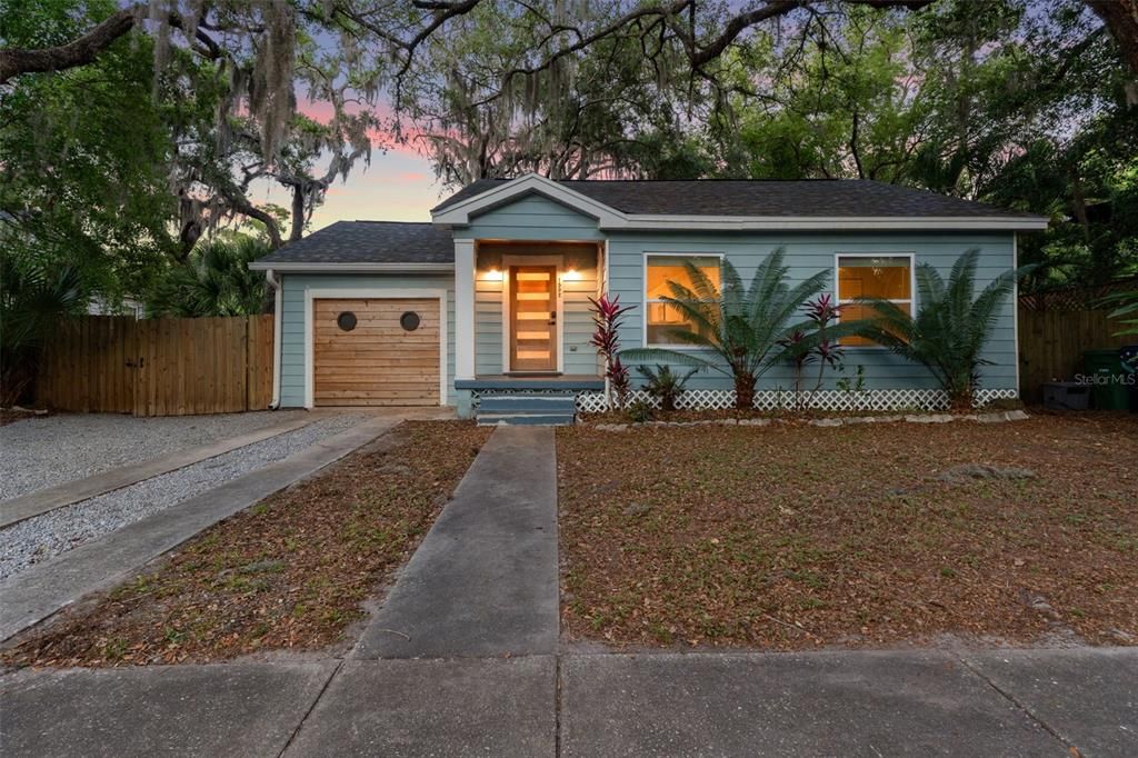 En Venta: $725,000 (3 camas, 3 baños, 1464 Pies cuadrados)