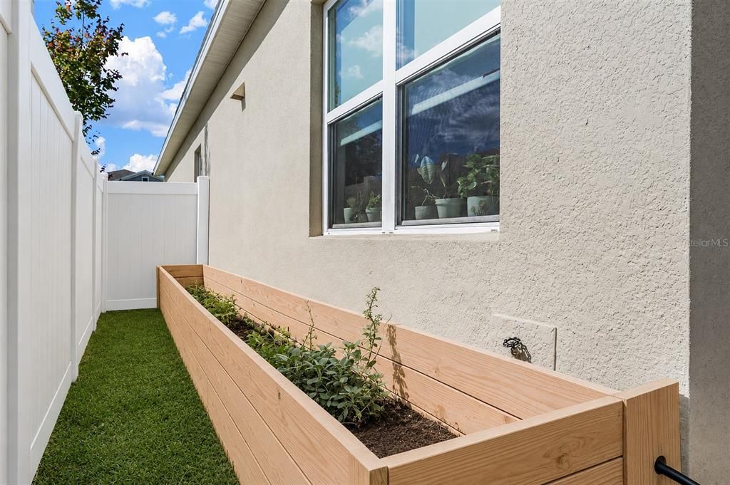En Venta: $489,000 (4 camas, 2 baños, 2017 Pies cuadrados)