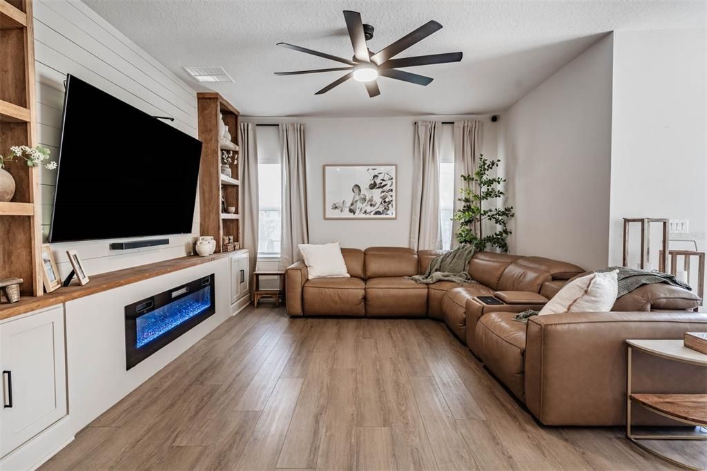 En Venta: $489,000 (4 camas, 2 baños, 2017 Pies cuadrados)