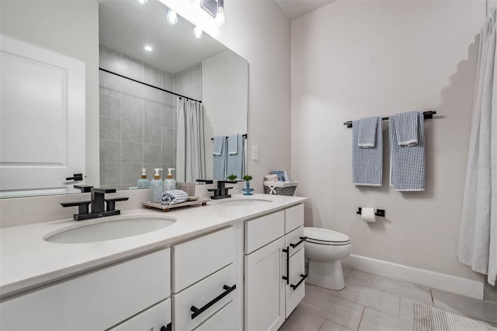 En Venta: $489,000 (4 camas, 2 baños, 2017 Pies cuadrados)