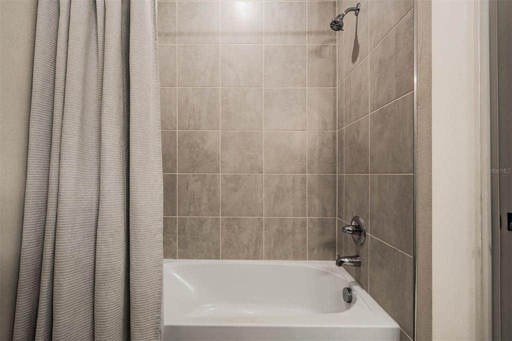 En Venta: $489,000 (4 camas, 2 baños, 2017 Pies cuadrados)