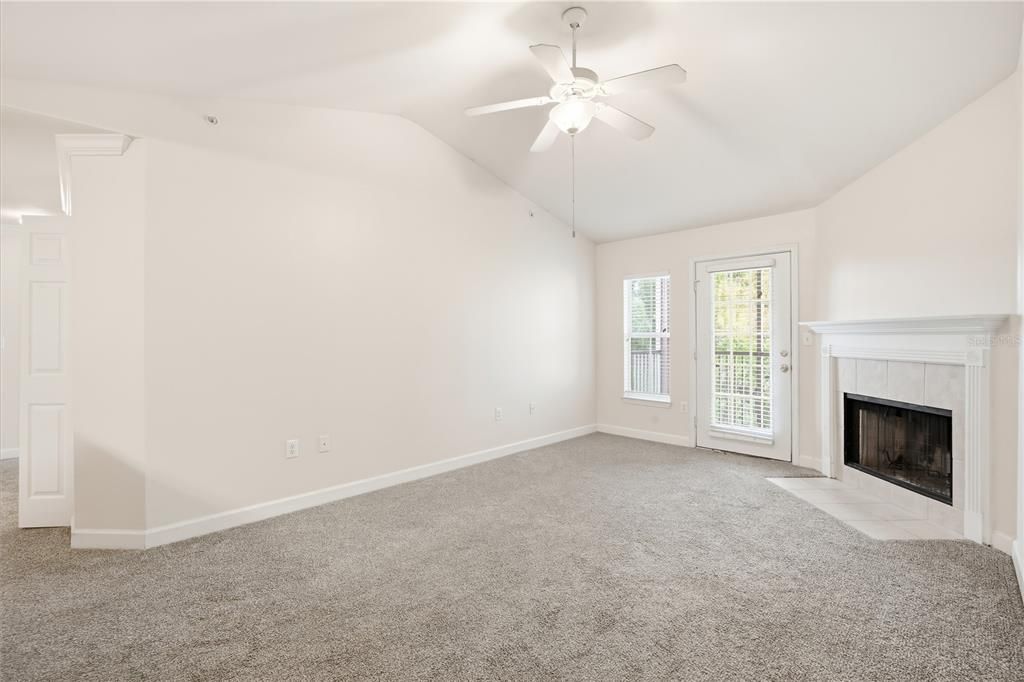 В аренду: $1,395 (2 спален, 1 ванн, 1050 Квадратных фут)