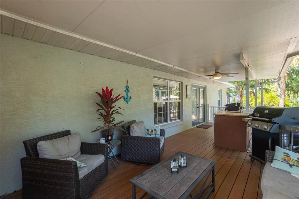 En Venta: $450,000 (3 camas, 2 baños, 2060 Pies cuadrados)