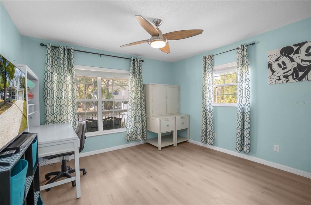En Venta: $450,000 (3 camas, 2 baños, 2060 Pies cuadrados)
