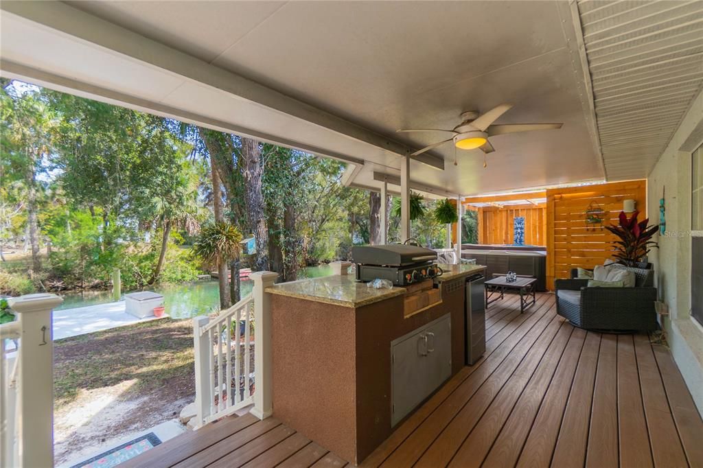 En Venta: $450,000 (3 camas, 2 baños, 2060 Pies cuadrados)