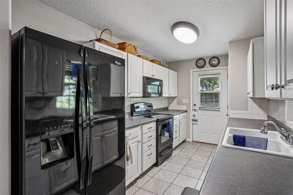 En Venta: $295,000 (3 camas, 2 baños, 1200 Pies cuadrados)