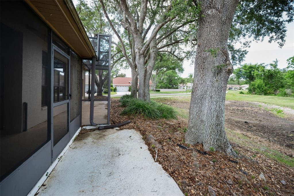 For Rent: $2,400 (2 beds, 2 baths, 1642 Square Feet)