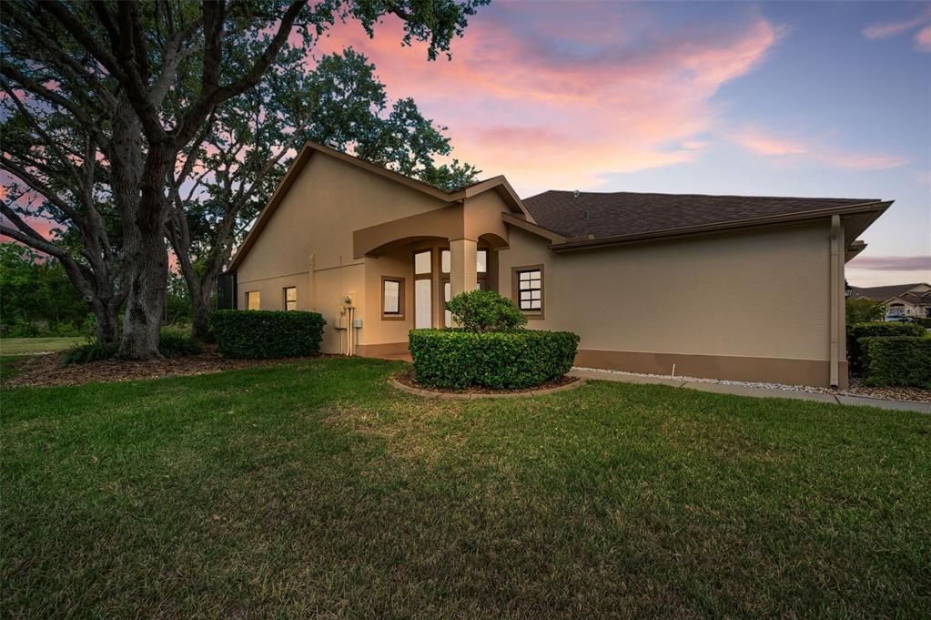 For Rent: $2,400 (2 beds, 2 baths, 1642 Square Feet)