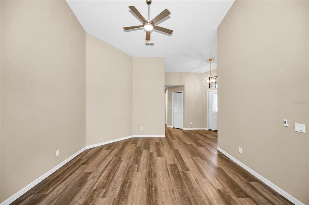 For Rent: $2,400 (2 beds, 2 baths, 1642 Square Feet)