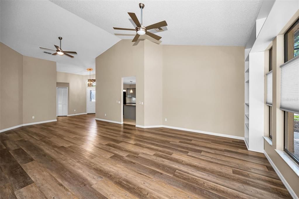For Rent: $2,400 (2 beds, 2 baths, 1642 Square Feet)