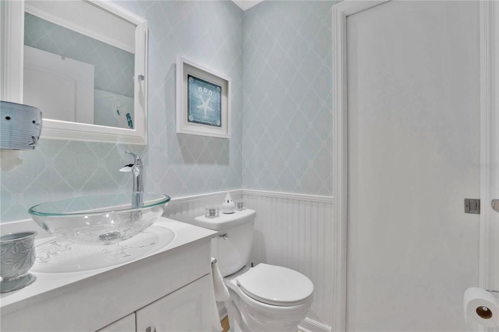 Active With Contract: $131,000 (1 beds, 1 baths, 726 Square Feet)