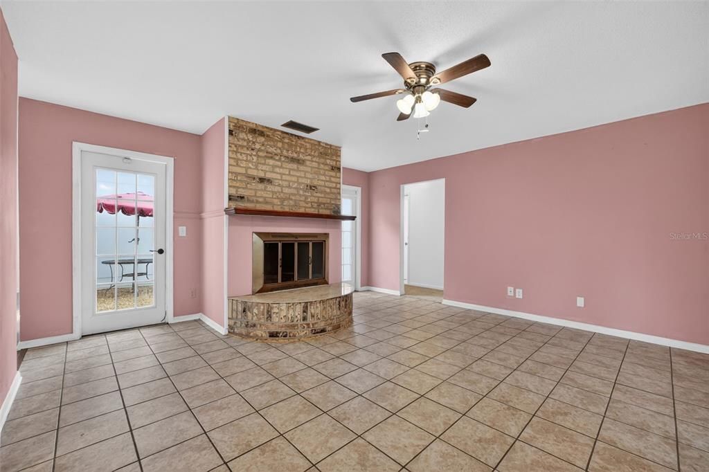 For Sale: $275,000 (3 beds, 2 baths, 1880 Square Feet)