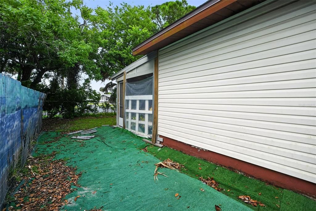 For Sale: $275,000 (3 beds, 2 baths, 1880 Square Feet)