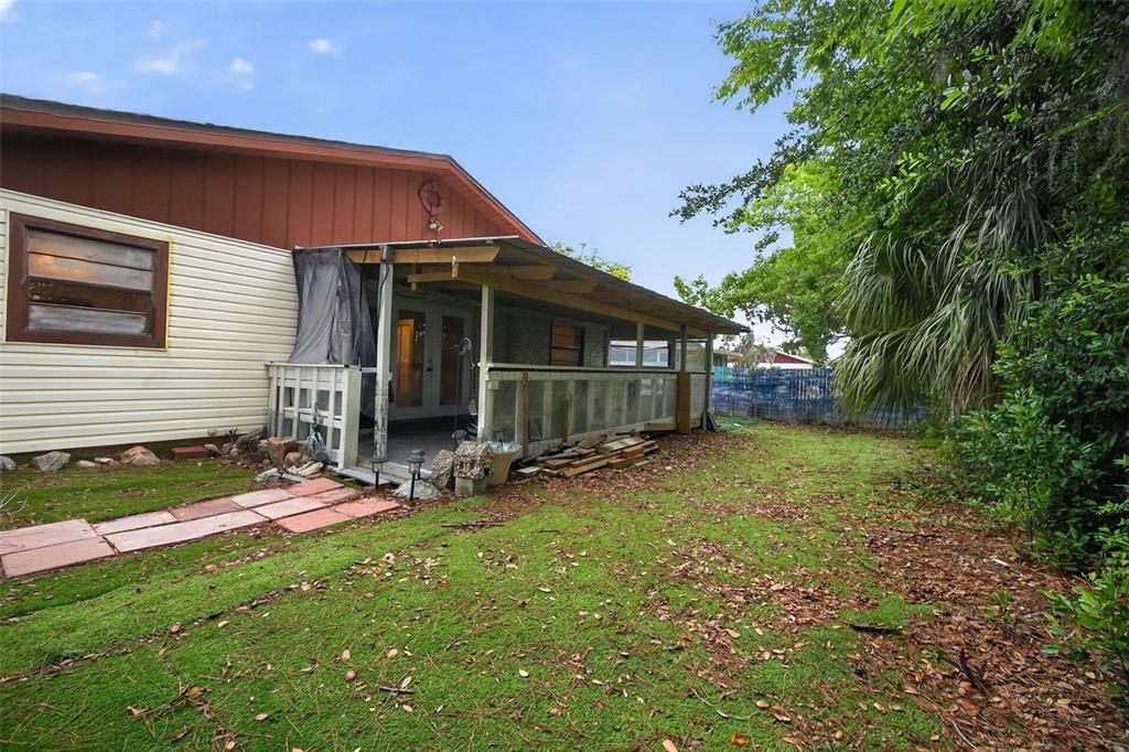 For Sale: $275,000 (3 beds, 2 baths, 1880 Square Feet)