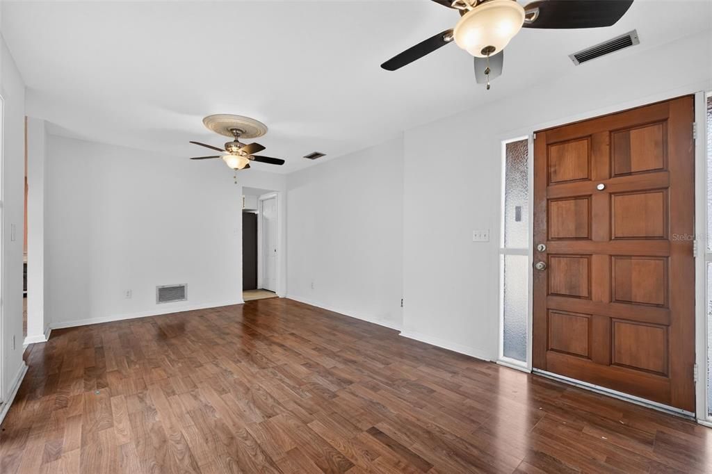 For Sale: $275,000 (3 beds, 2 baths, 1880 Square Feet)