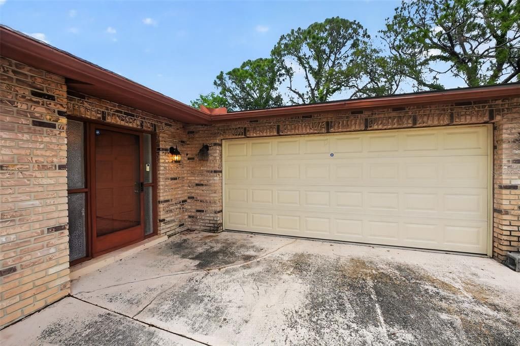 For Sale: $275,000 (3 beds, 2 baths, 1880 Square Feet)