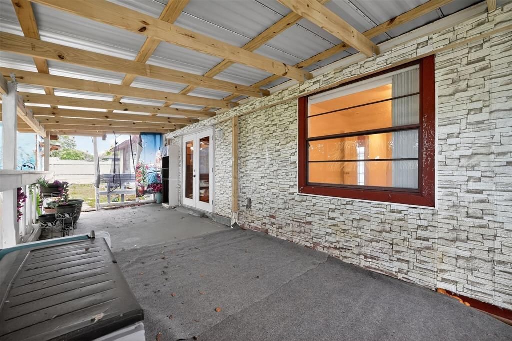 For Sale: $275,000 (3 beds, 2 baths, 1880 Square Feet)