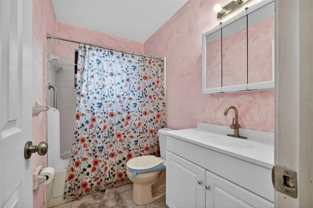 For Sale: $275,000 (3 beds, 2 baths, 1880 Square Feet)