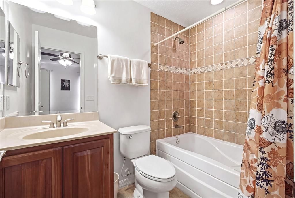 For Sale: $249,900 (3 beds, 3 baths, 1187 Square Feet)