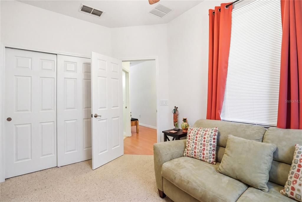 For Sale: $249,900 (3 beds, 3 baths, 1187 Square Feet)