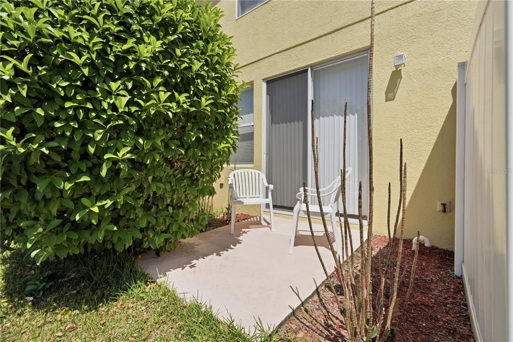 For Sale: $249,900 (3 beds, 3 baths, 1187 Square Feet)