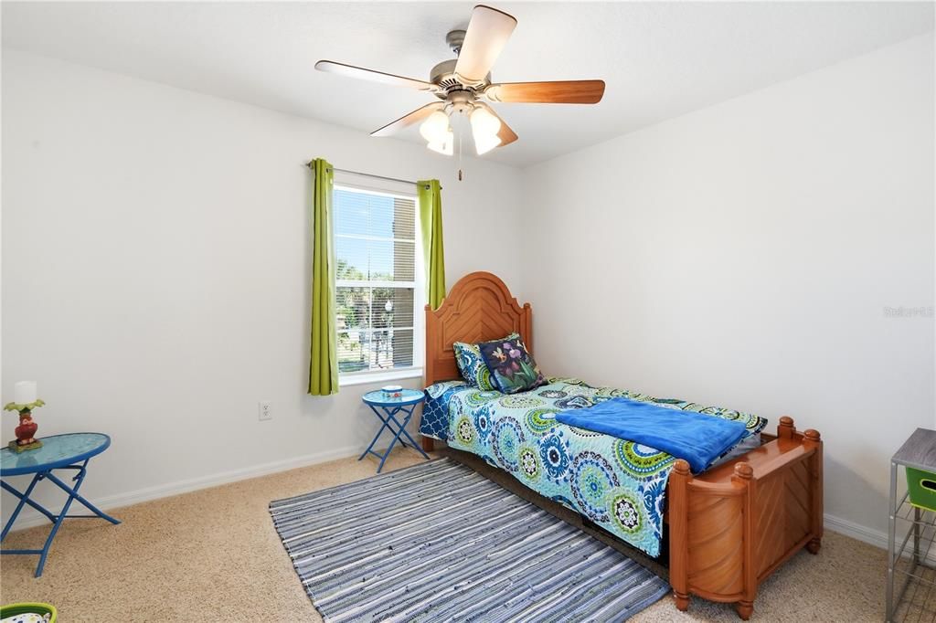 For Sale: $249,900 (3 beds, 3 baths, 1187 Square Feet)