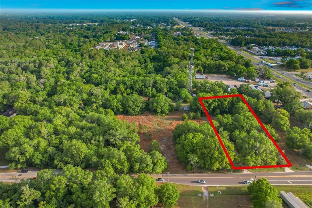 На продажу: $1,142,700 (5.56 acres)