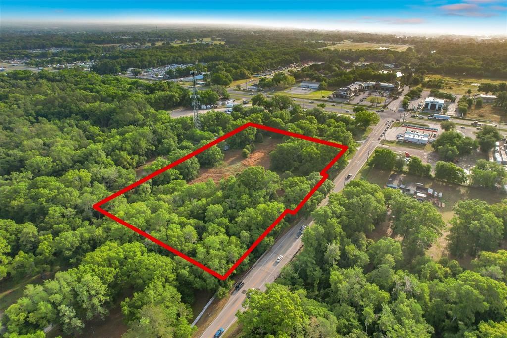 На продажу: $1,142,700 (5.56 acres)