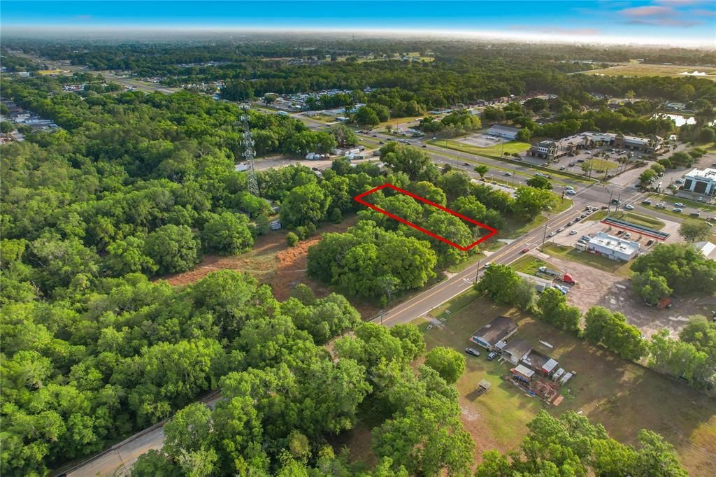 На продажу: $1,142,700 (5.56 acres)