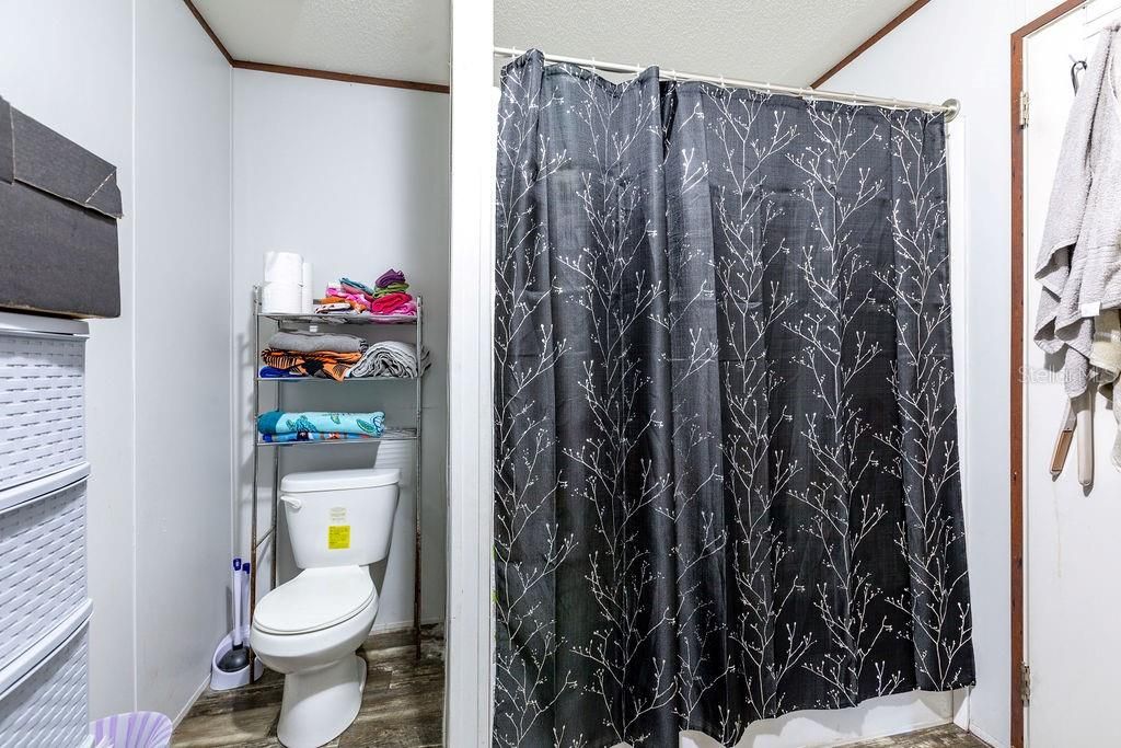 For Sale: $242,500 (3 beds, 2 baths, 1616 Square Feet)