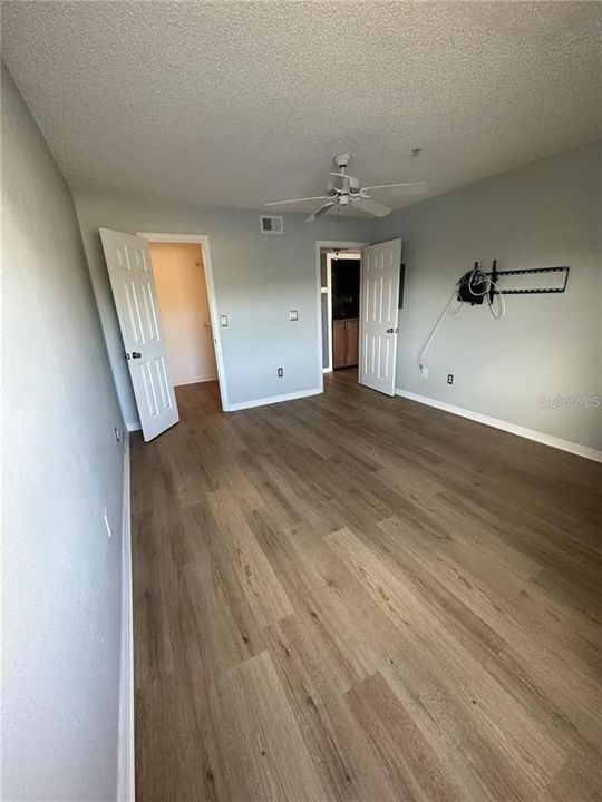 В аренду: $2,450 (2 спален, 1 ванн, 887 Квадратных фут)