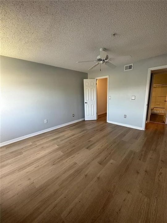 В аренду: $2,450 (2 спален, 1 ванн, 887 Квадратных фут)