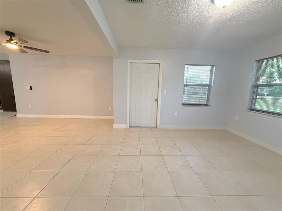For Sale: $248,500 (3 beds, 2 baths, 1418 Square Feet)