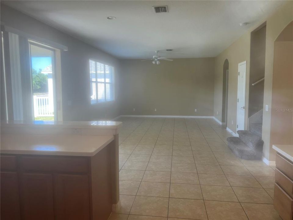 Activo con contrato: $499,000 (4 camas, 3 baños, 2930 Pies cuadrados)