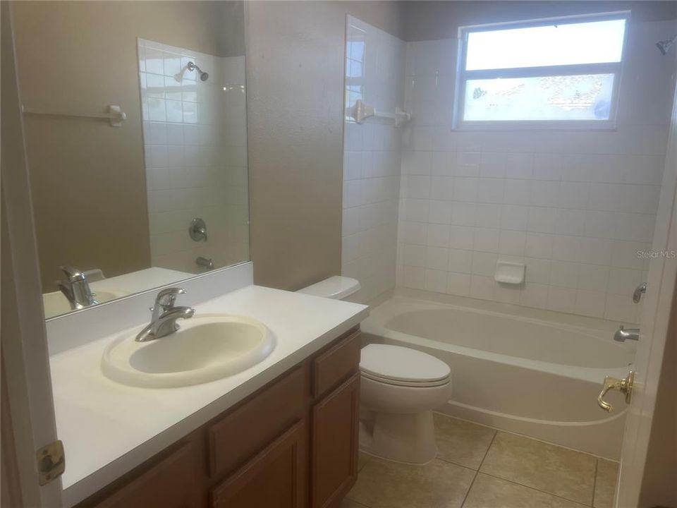 Activo con contrato: $499,000 (4 camas, 3 baños, 2930 Pies cuadrados)