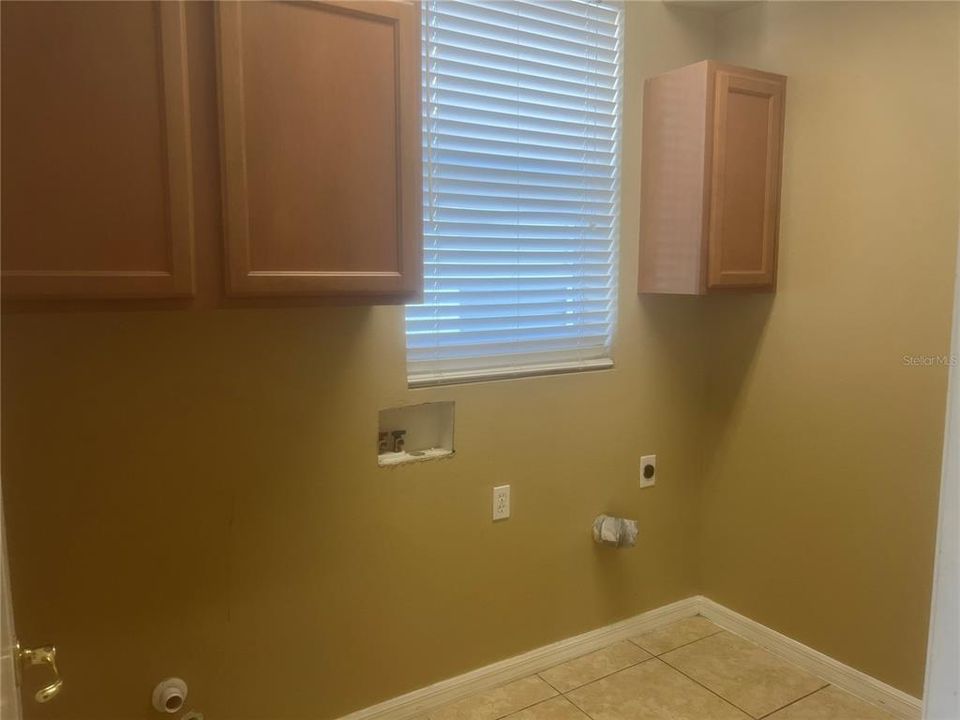 Activo con contrato: $499,000 (4 camas, 3 baños, 2930 Pies cuadrados)